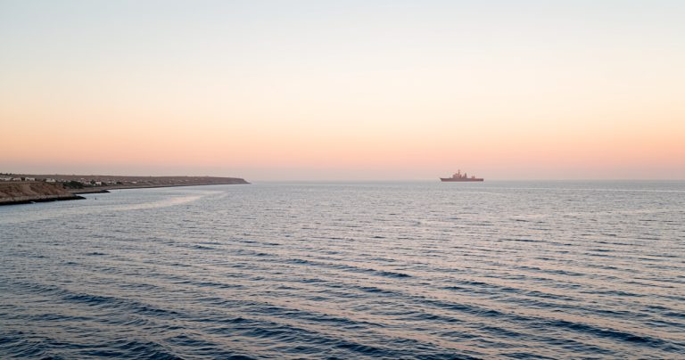 Blocus houthi : la coalition saoudienne frappe en mer Rouge